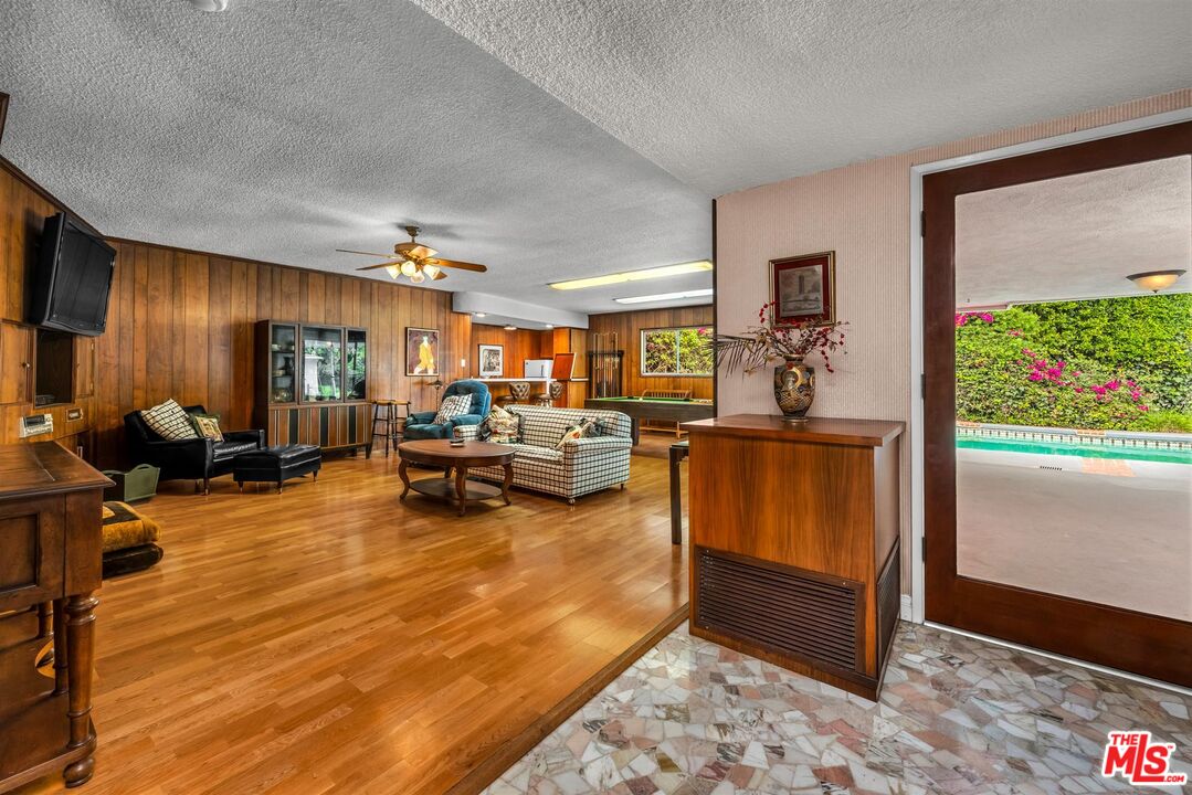 575 East Channel Road Los Angeles, CA 90402 - Photo 9 of 39