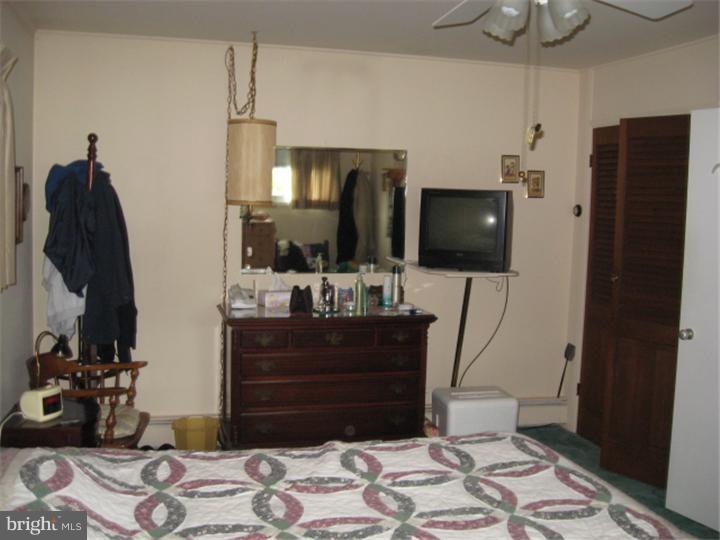 2 Hook Road Levittown, PA 19056 - Photo 14 of 25 Bathroom