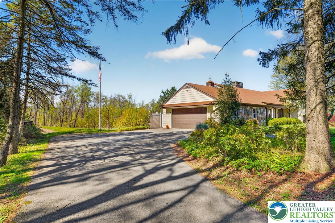 976 Ridge Road Bangor, PA 18013 - Photo 4 of 77 Gallery Image 4