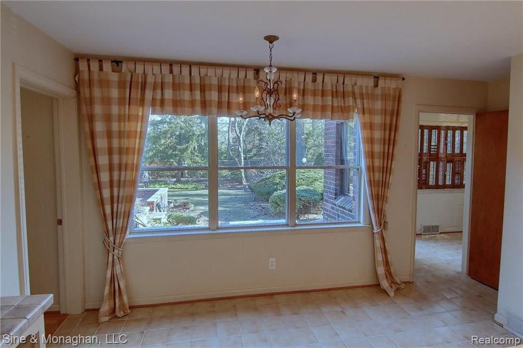 150 Lewiston Road Grosse Pointe Farms, MI 48236 - Photo 11 of 37