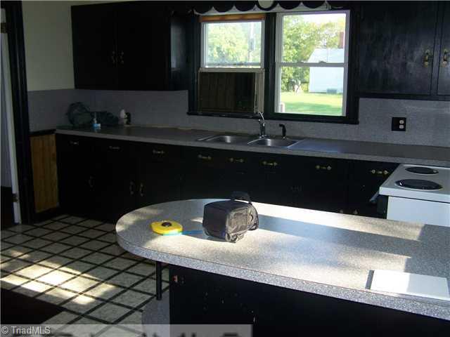 5652 Ridge Road Lexington, NC 27295 - Photo 6 of 8 Kitchen.