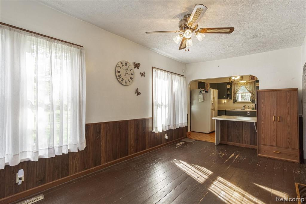 512 East Grand River Road Fowlerville, MI 48836 - Photo 7 of 23 Gallery Image 7