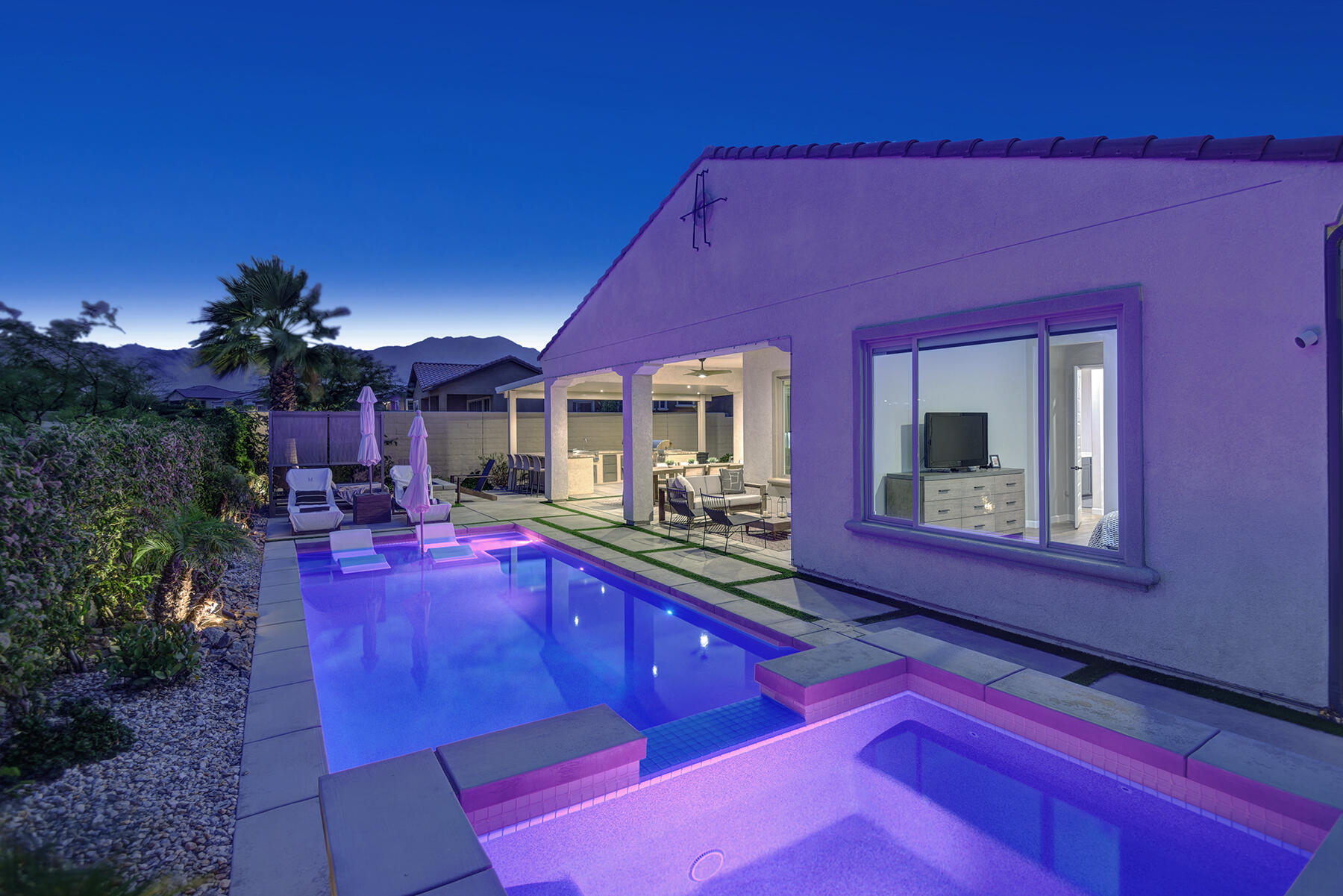 33 Magnum Rancho Mirage, CA 92270 - Photo 40 of 47 NIGHT BACK OF HOME.jpg mls