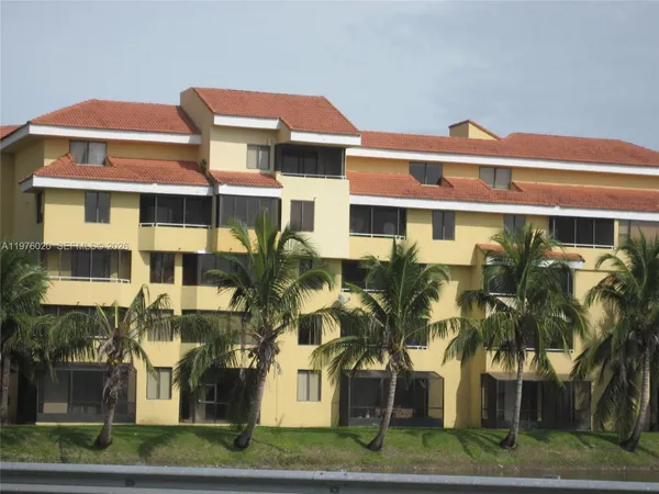 $2,050 | 8305 Southwest 152nd Avenue, Unit A405, Miami, FL 33193