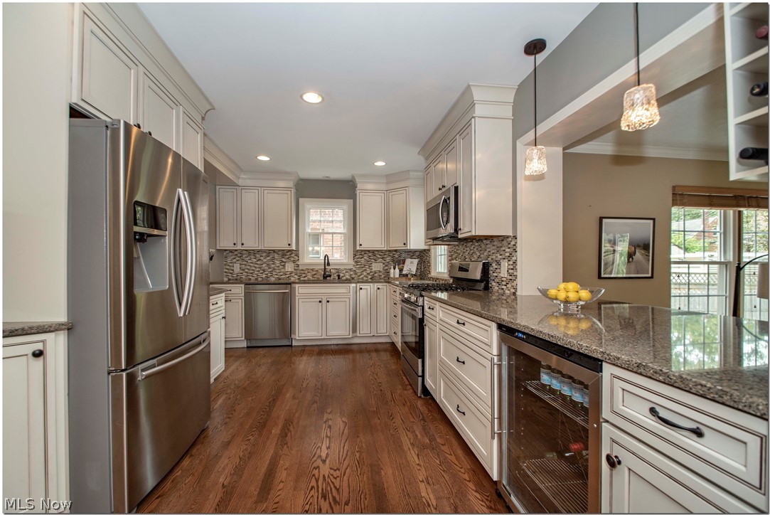 2456 Fenwick Road Cleveland, OH 44118 - Photo 12 of 30 Gallery Image 12