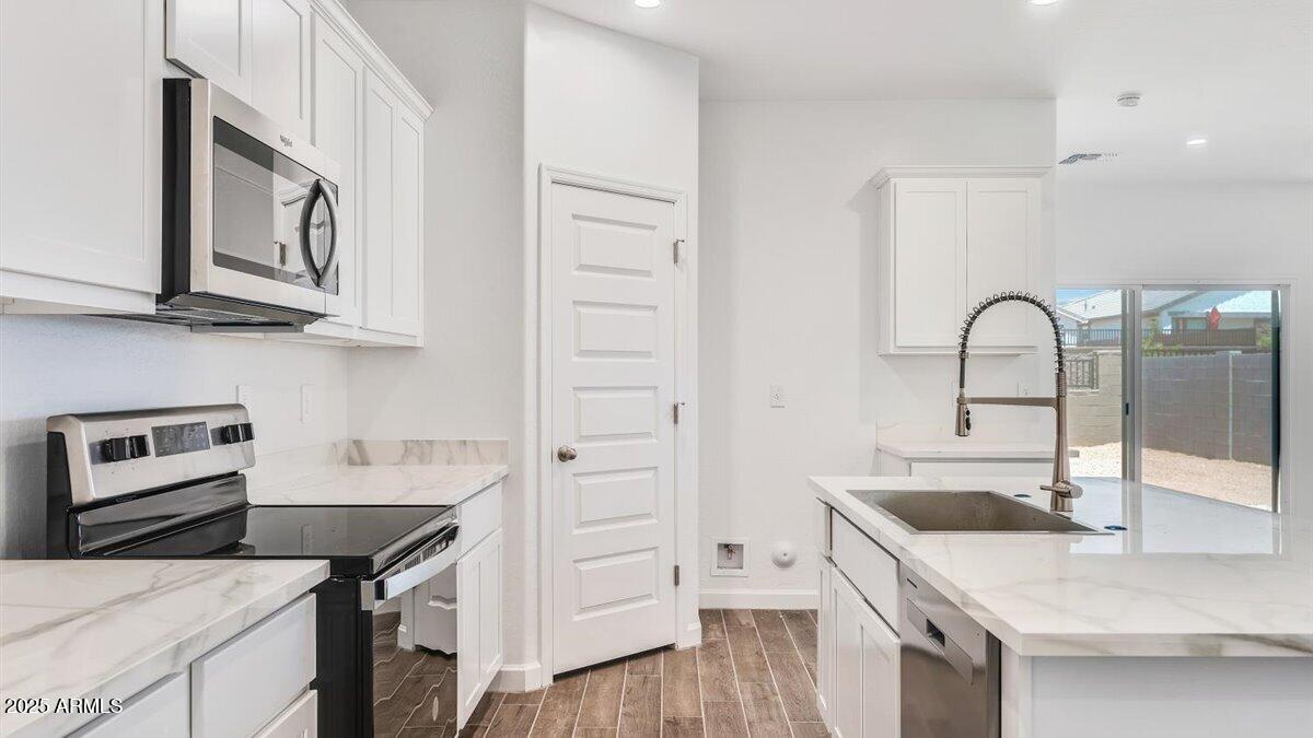 17895 North Ravello Road Maricopa, AZ 85138 - Photo 18 of 23 Saguaro kitchen 3