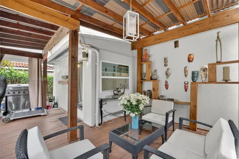 $445,000 | 101 Northeast 47th Court, Oakland Park, FL 33334