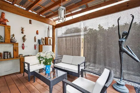 $445,000 | 101 Northeast 47th Court, Oakland Park, FL 33334