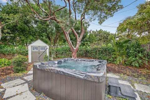 $445,000 | 101 Northeast 47th Court, Oakland Park, FL 33334