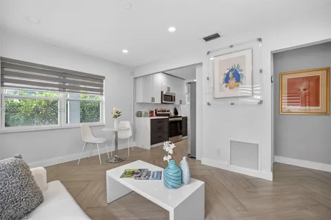 $445,000 | 101 Northeast 47th Court, Oakland Park, FL 33334