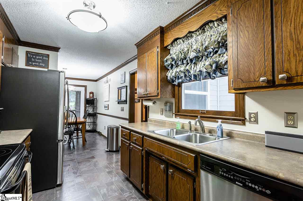 1705 Old Mill Road Easley, SC 29642 - Photo 5 of 22