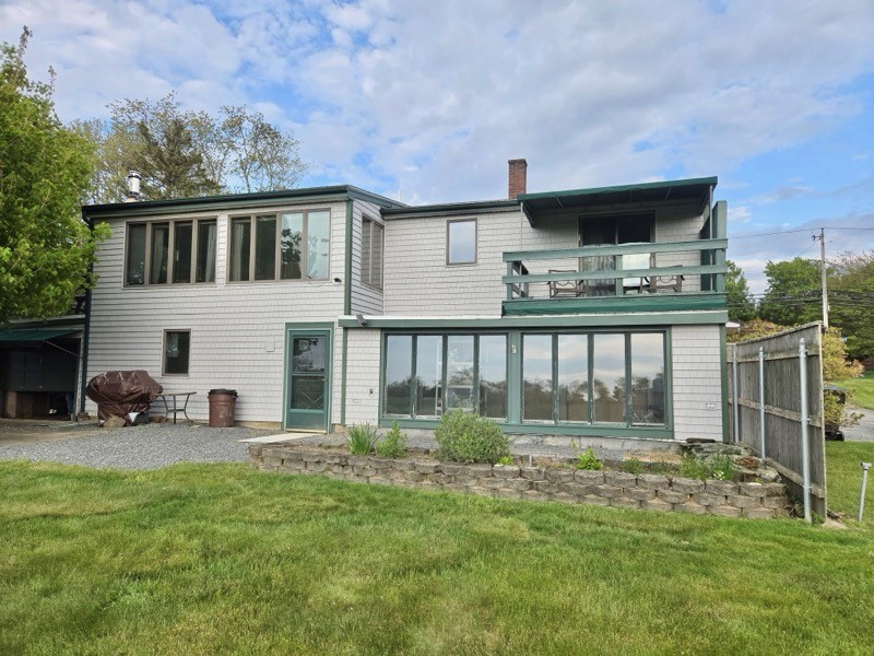 303 Middle Road Portsmouth, RI 02871 - Photo 2 of 32