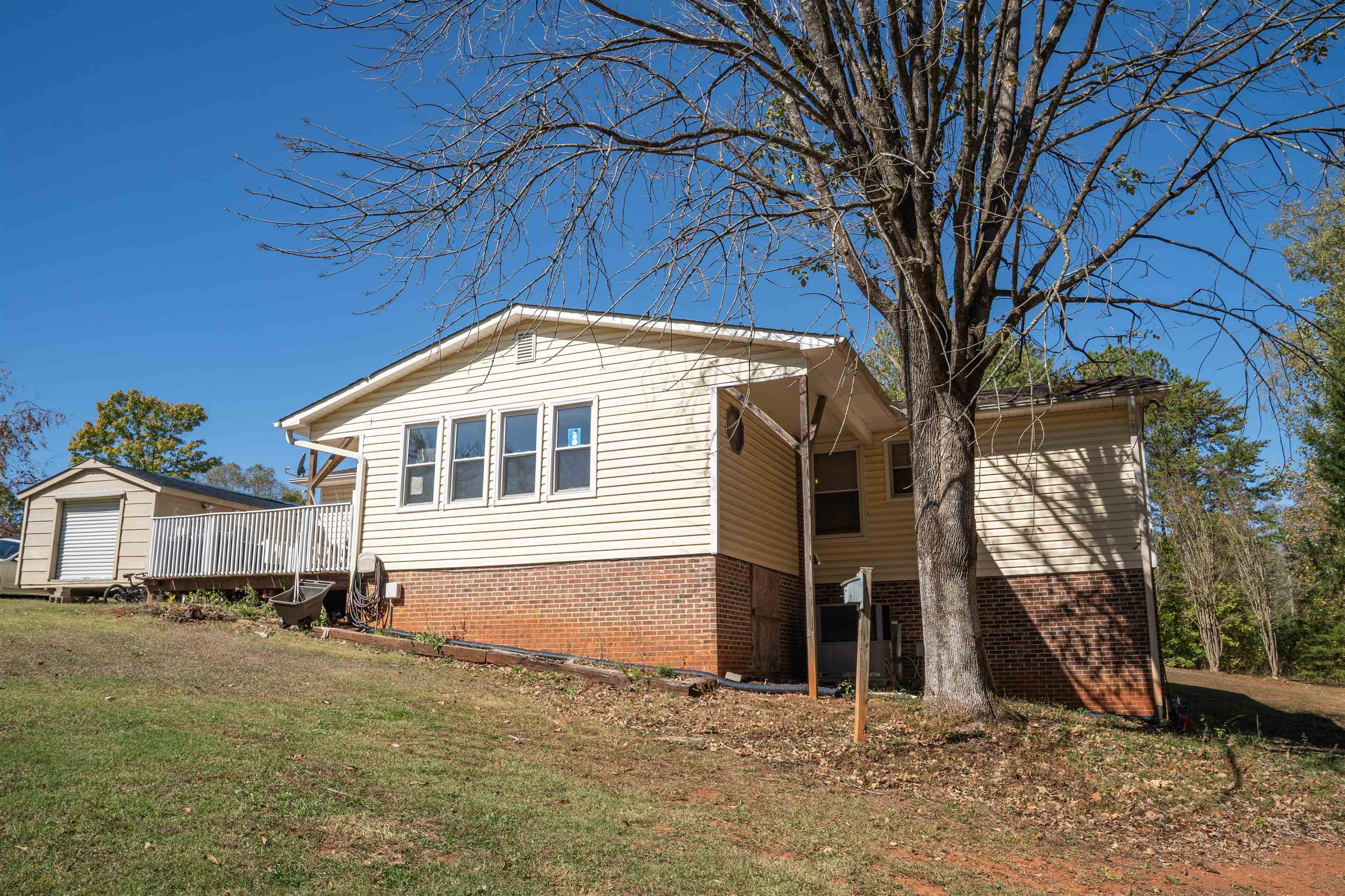 153 Spring Lake Road Gaffney, SC 29340 - Photo 5 of 50