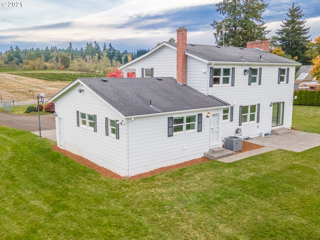 22835 Southeast Tillstrom Road Damascus, OR 97089 - Photo 27 of 32 a front view of house with yard and green space