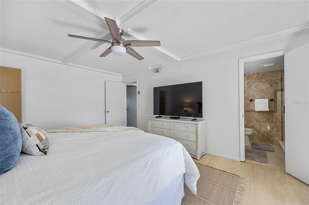 4775 Cove Circle, Unit 203 St. Petersburg, FL 33708 - Photo 15 of 39