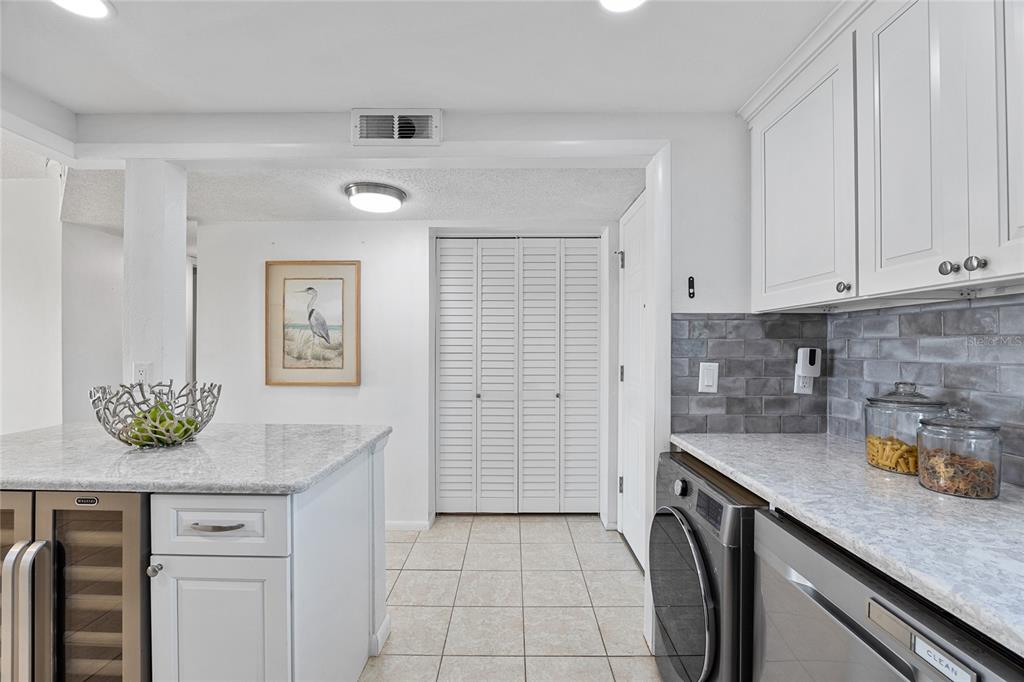 4775 Cove Circle, Unit 203 St. Petersburg, FL 33708 - Photo 8 of 39