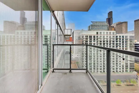 $499,500 | 659 West Randolph Street, Unit 1716, Chicago, IL 60661