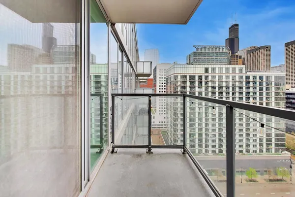 $499,500 | 659 West Randolph Street, Unit 1716, Chicago, IL 60661