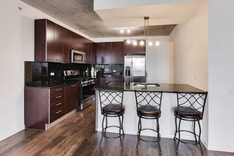 $499,500 | 659 West Randolph Street, Unit 1716, Chicago, IL 60661