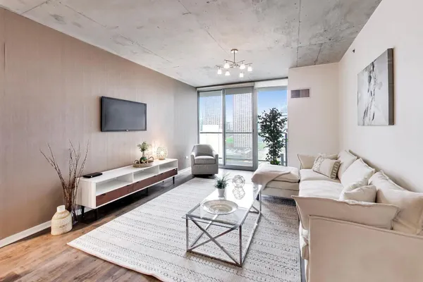 $499,500 | 659 West Randolph Street, Unit 1716, Chicago, IL 60661