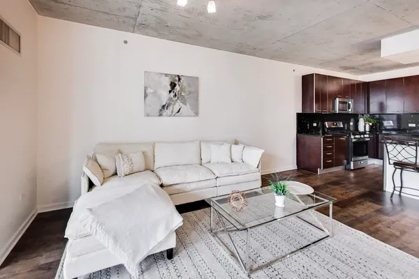 $499,500 | 659 West Randolph Street, Unit 1716, Chicago, IL 60661