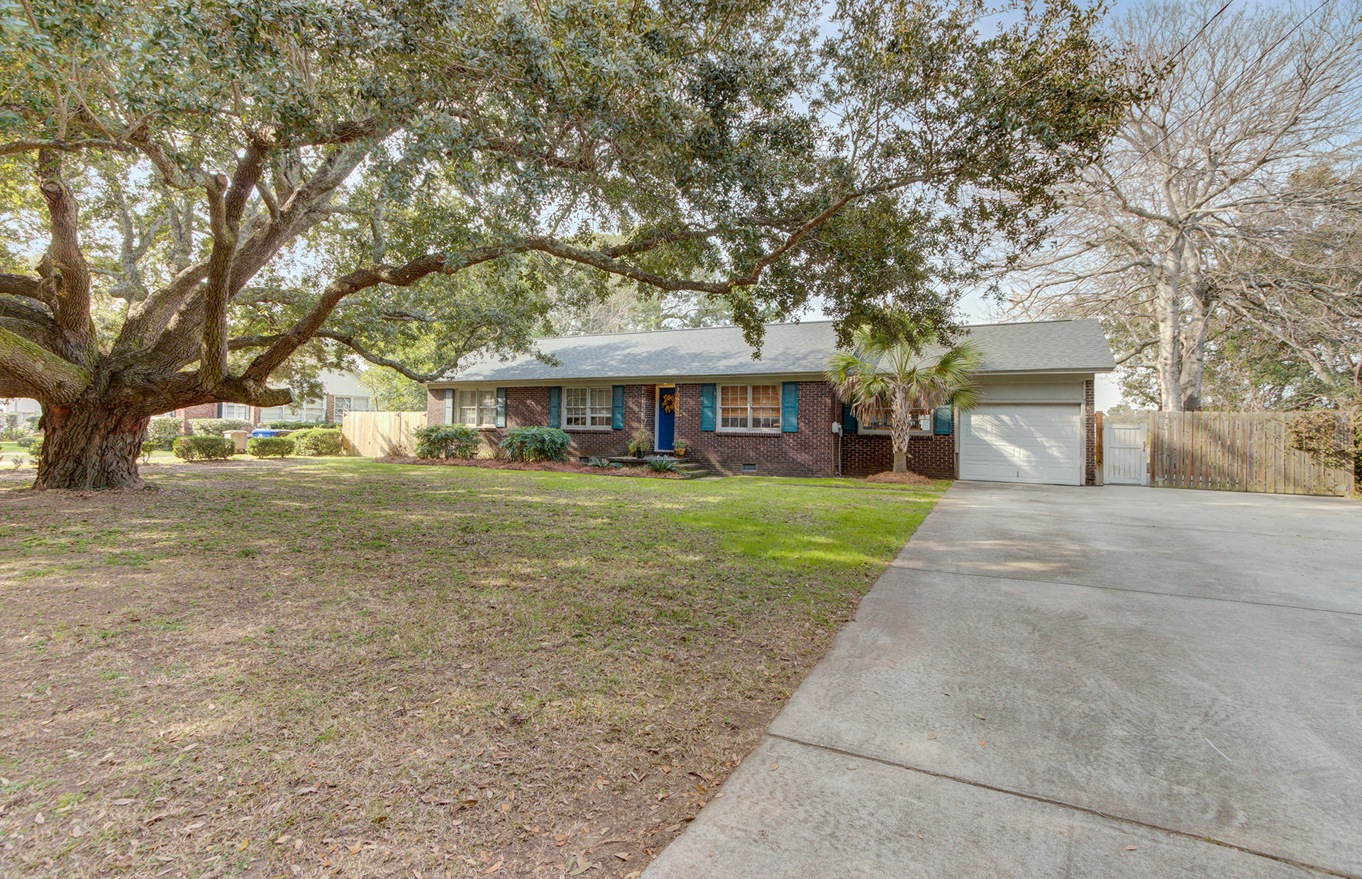 1290 Fort Lamar Road Charleston, SC 29412 - Photo 1 of 37 Eric Draper 1290 Fort Lamar-MJ (1)
