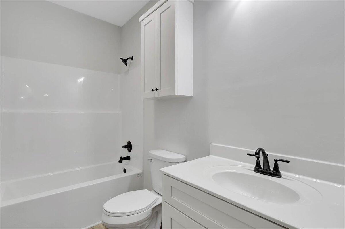 1151 Tucker School Road Cohutta, GA 30710 - Photo 27 of 44 Guest Bathroom