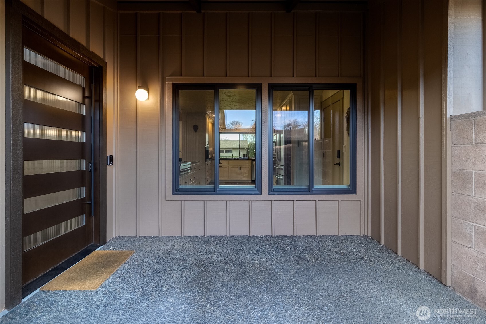 619 Country Club Road Walla Walla, WA 99362 - Photo 30 of 33 a view of an empty room with a window