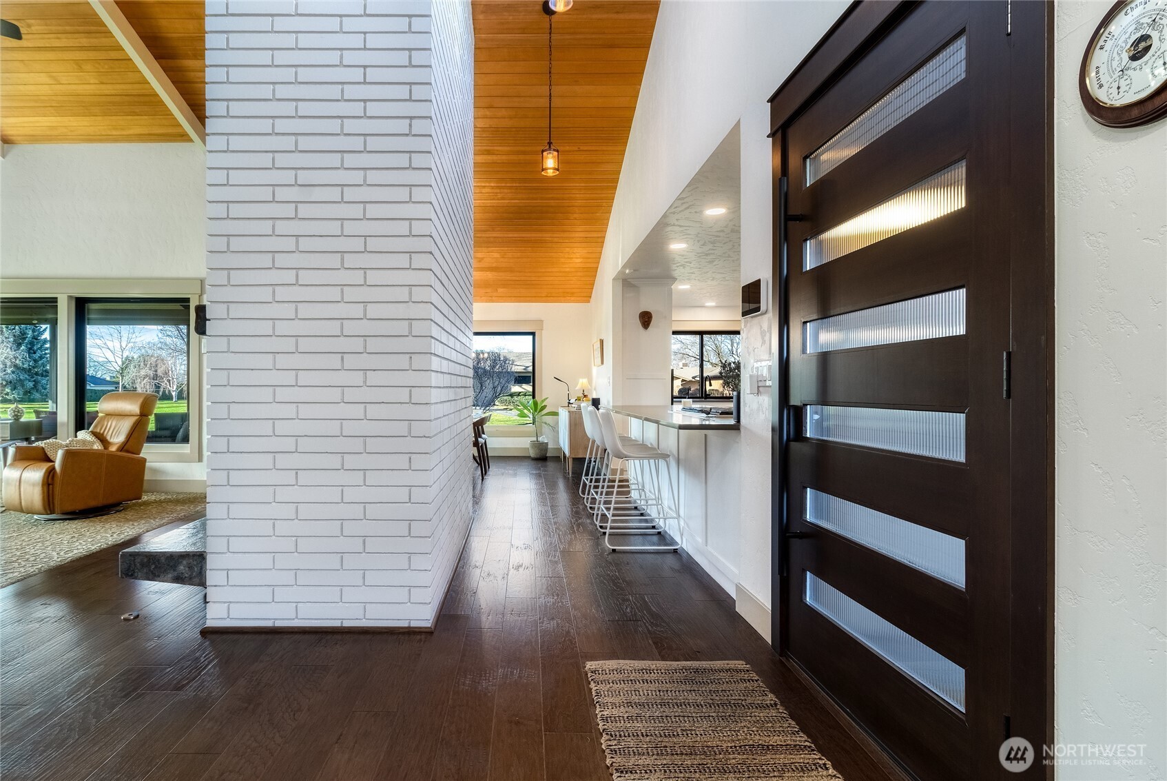 619 Country Club Road Walla Walla, WA 99362 - Photo 3 of 33 a view of a hallway view with wooden floor and windows