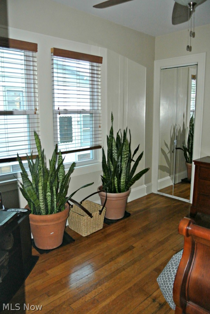 2220 Ralph Avenue Cleveland, OH 44109 - Photo 7 of 20 First floor bedroom or office ceiling fan and window treatments stay!