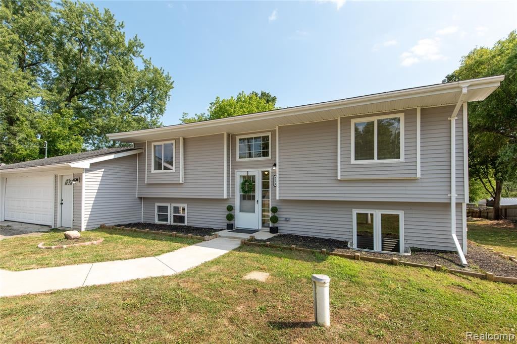 9174 Perry Road Atlas, MI 48411 - Photo 4 of 67 Gallery Image 4