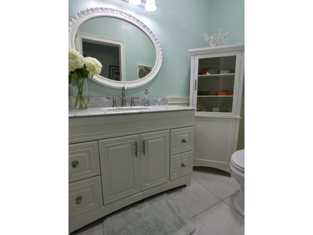 3113 Florida Boulevard Delray Beach, FL 33483 - Photo 13 of 19 13-Guest Bath 1