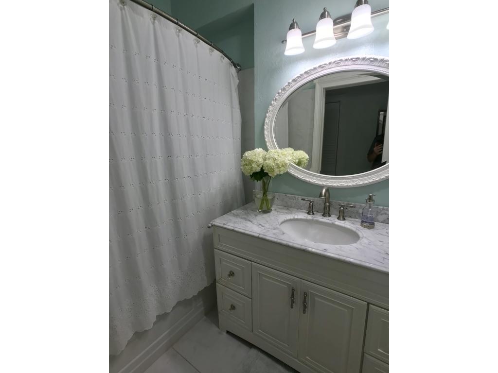 3113 Florida Boulevard Delray Beach, FL 33483 - Photo 14 of 19 14-Guest Bath 2