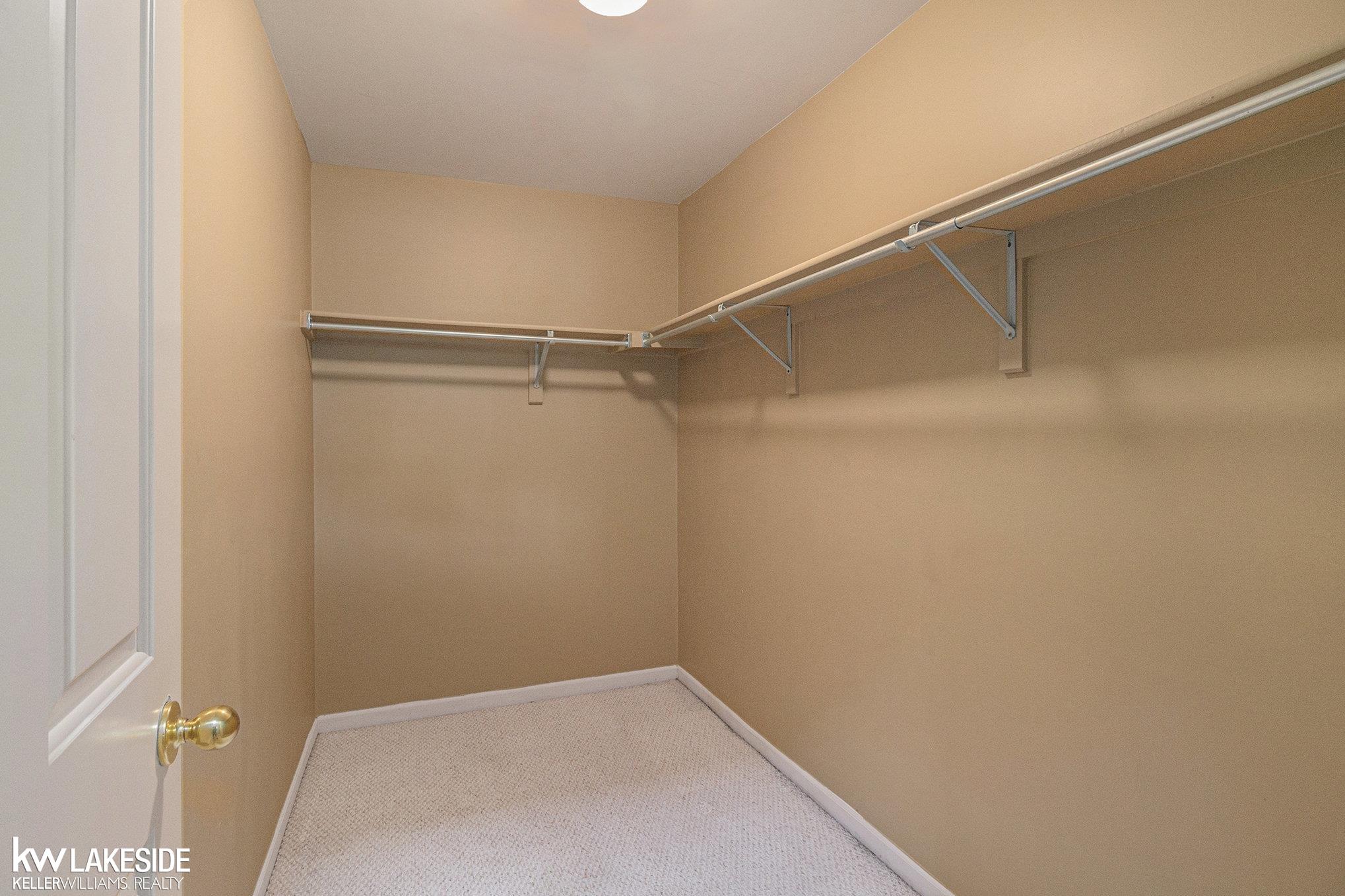 4110 Hampton Ridge Boulevard Howell, MI 48843 - Photo 11 of 20 50181290-3cc88322-18f5-4826-9aef-2a1eaf3353bf.JPG
