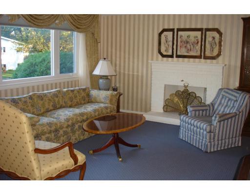 7 Stuart Road Peabody, MA 01960 - Photo 2 of 13 Gallery Image 2