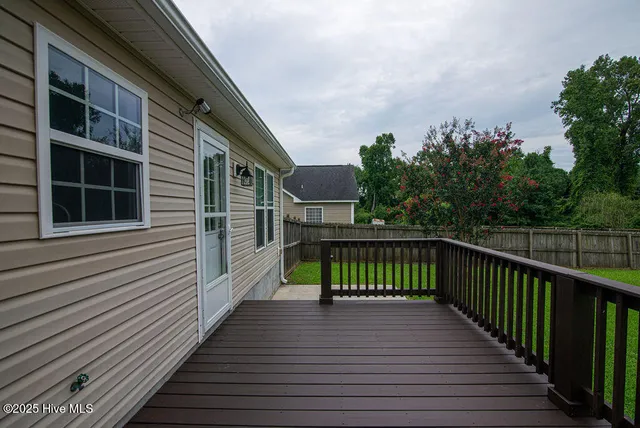 $1,800 | 202 Cottage Brook Court, Richlands, NC 28574