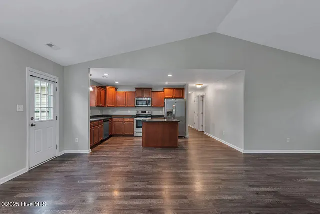 $1,800 | 202 Cottage Brook Court, Richlands, NC 28574