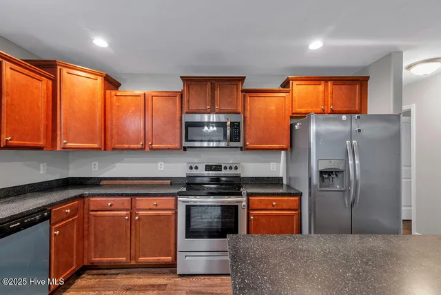 $1,800 | 202 Cottage Brook Court, Richlands, NC 28574