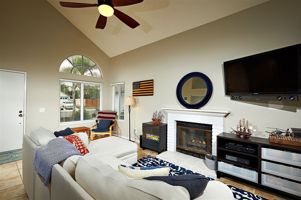 2401 Gem View Drive Oceanside, CA 92056 - Photo 6 of 25