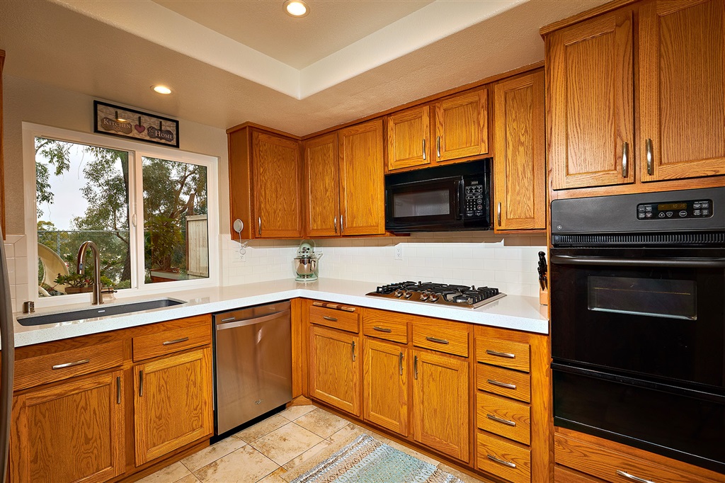 2401 Gem View Drive Oceanside, CA 92056 - Photo 10 of 25