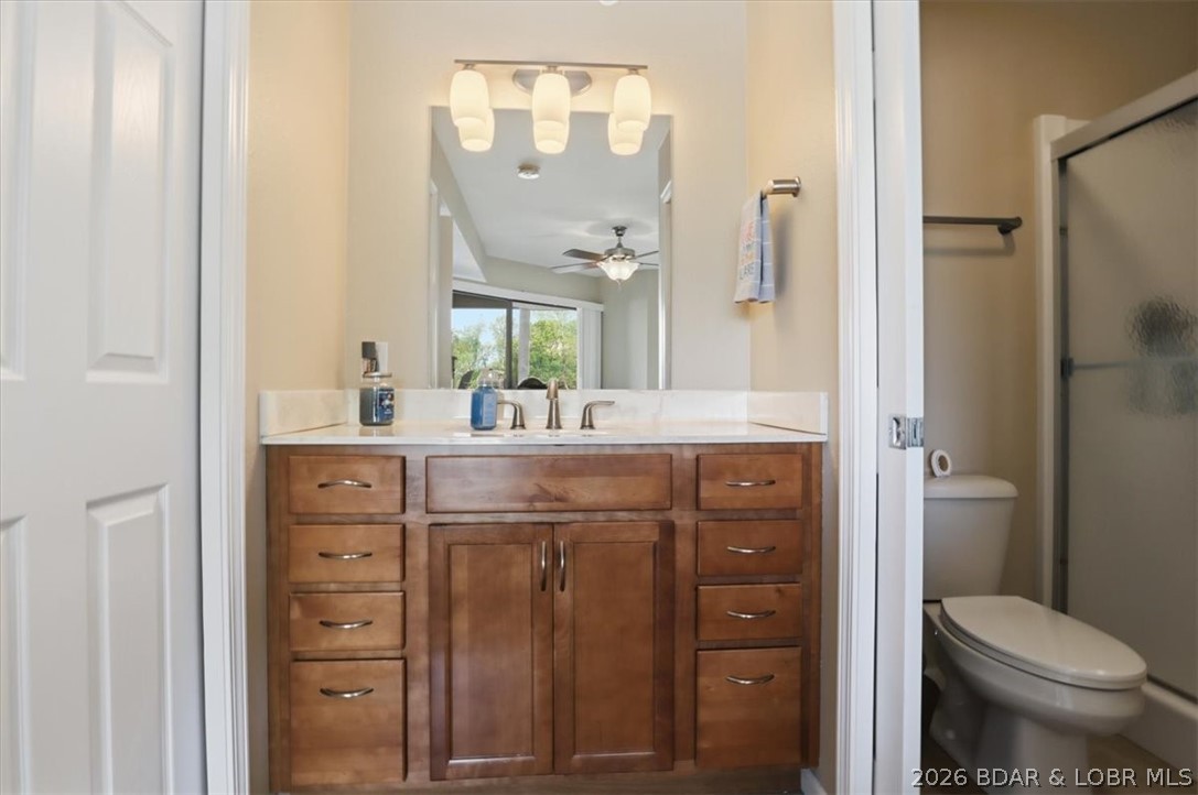 158 Willow Ridge Point, Unit 3C Lake Ozark, MO 65049 - Photo 12 of 25 Primary bath with closet on the left