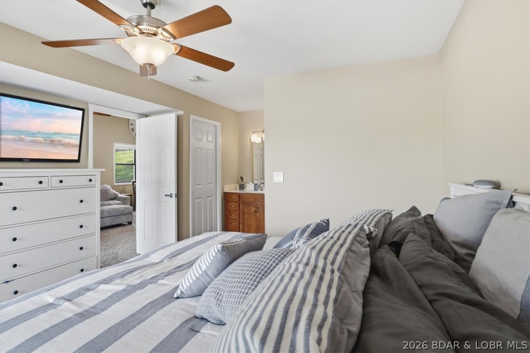 158 Willow Ridge Point, Unit 3C Lake Ozark, MO 65049 - Photo 16 of 25 Fully furnished primary bedroom