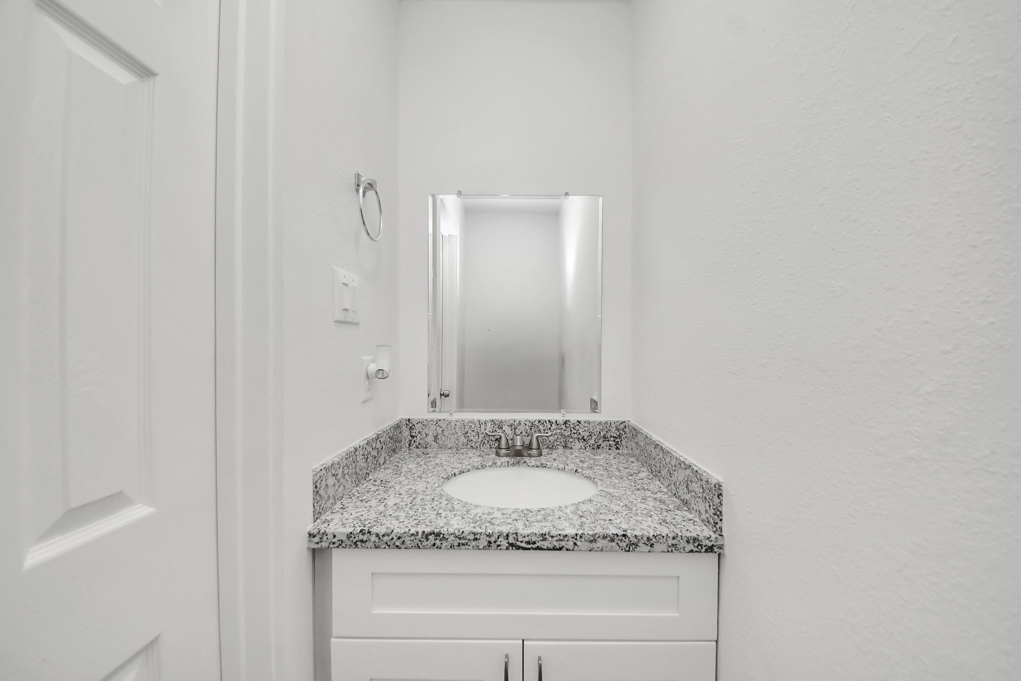 8125 Laura Koppe Road, Unit B Houston, TX 77028 - Photo 14 of 29