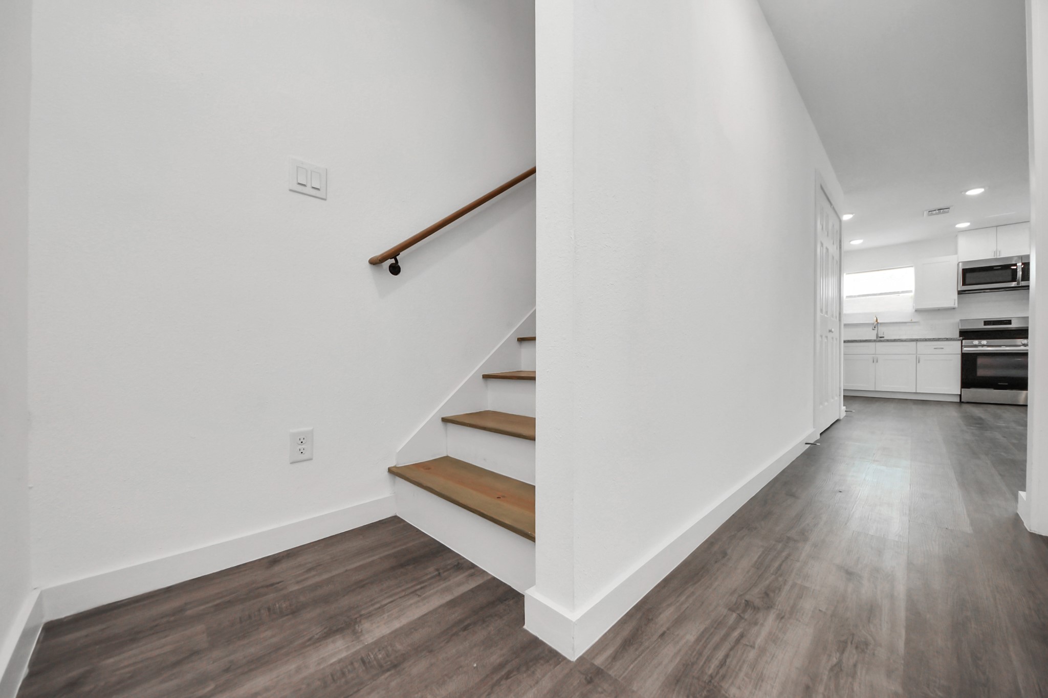 8125 Laura Koppe Road, Unit B Houston, TX 77028 - Photo 15 of 29