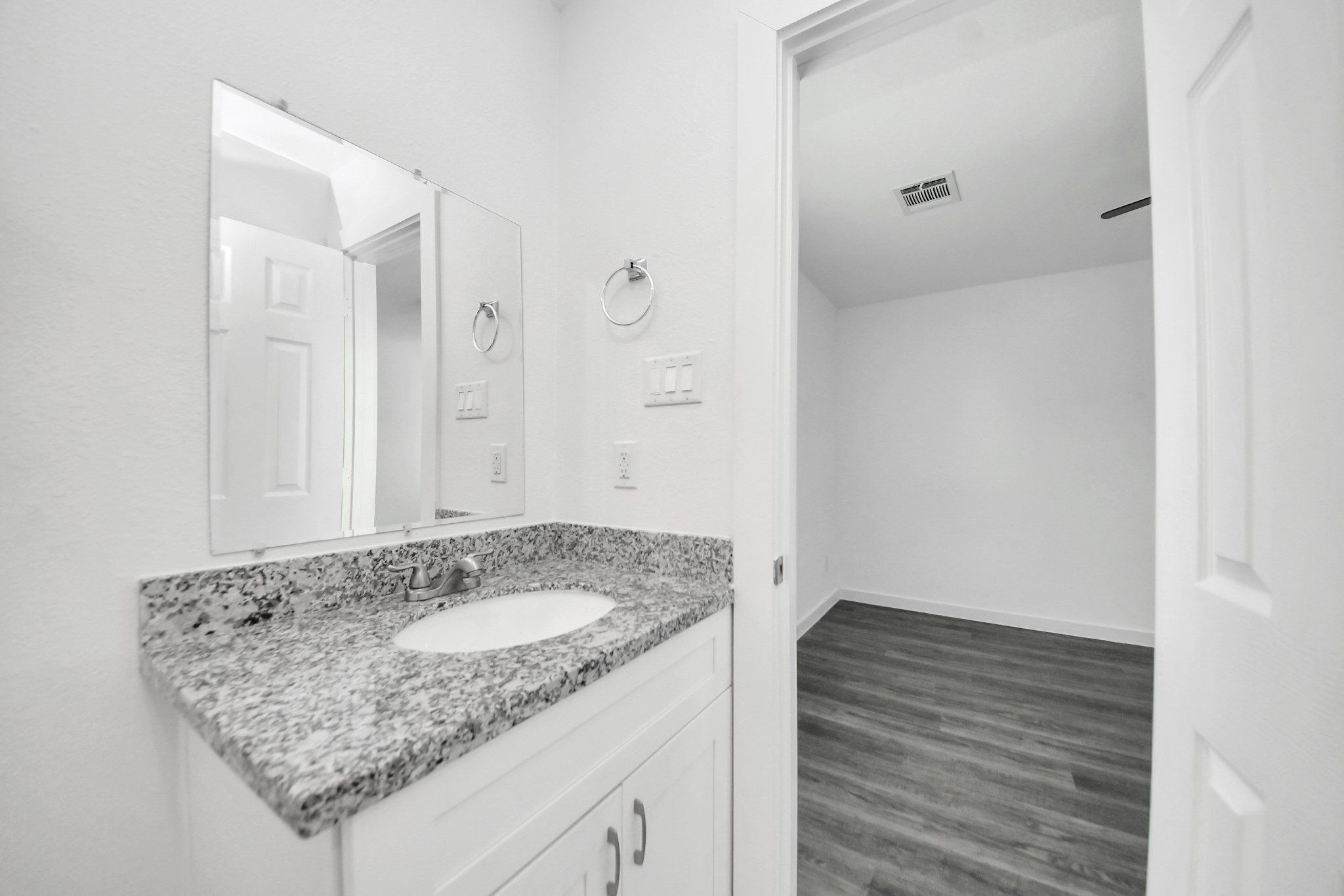 8125 Laura Koppe Road, Unit B Houston, TX 77028 - Photo 23 of 29