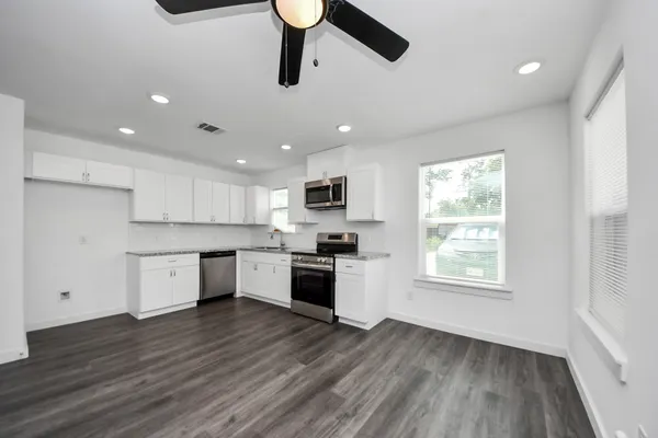 $1,400 | 8125 Laura Koppe Road, Unit B, Houston, TX 77028
