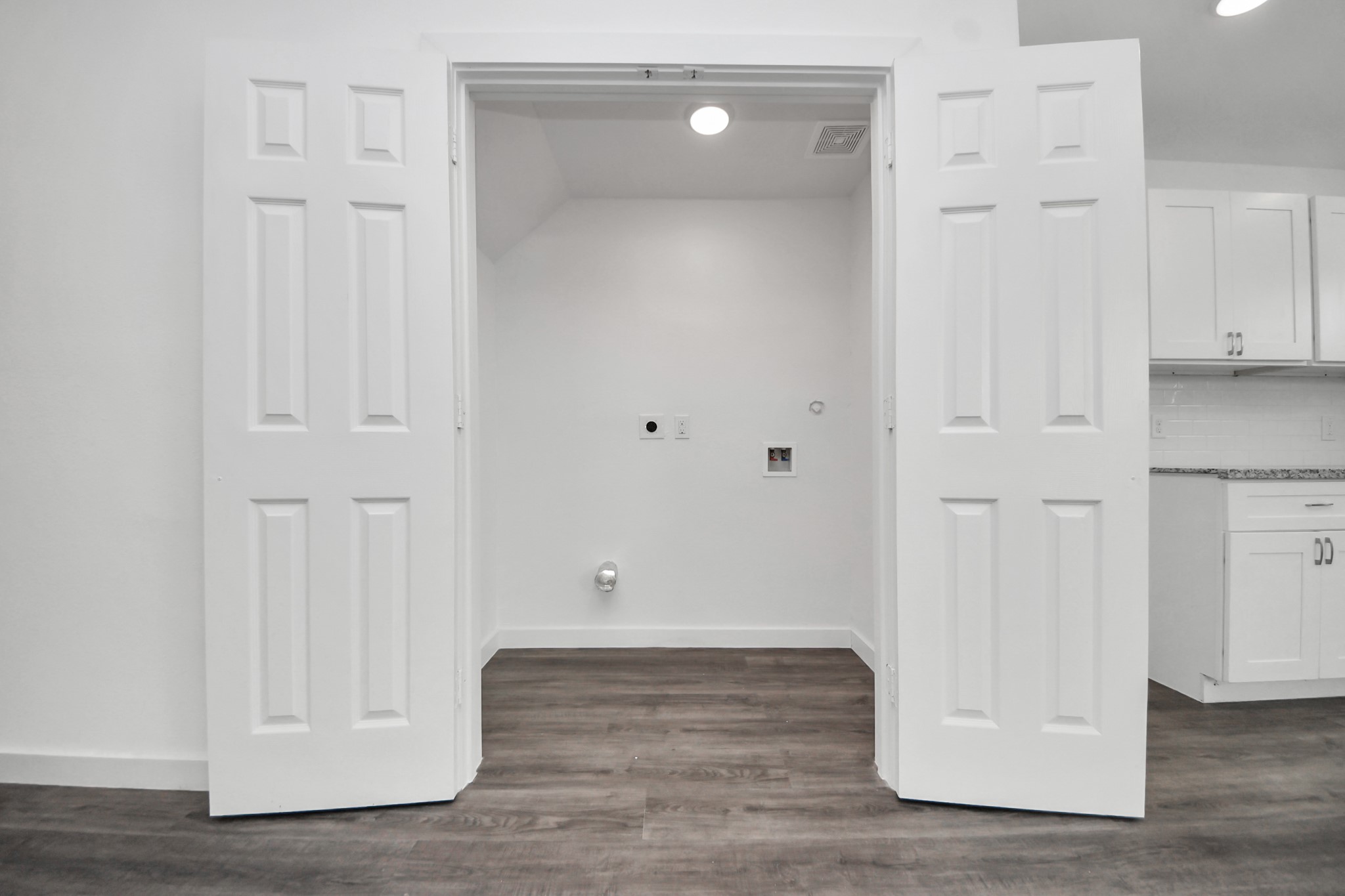 8125 Laura Koppe Road, Unit B Houston, TX 77028 - Photo 7 of 29