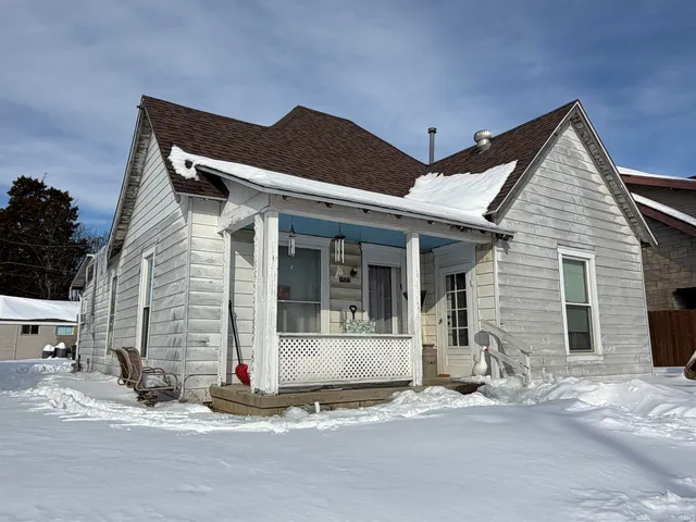$117,900 | 1523 4th Street, Bedford, IN 47421