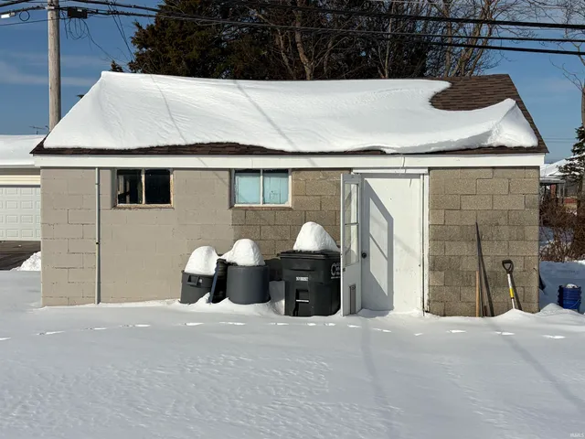 $117,900 | 1523 4th Street, Bedford, IN 47421