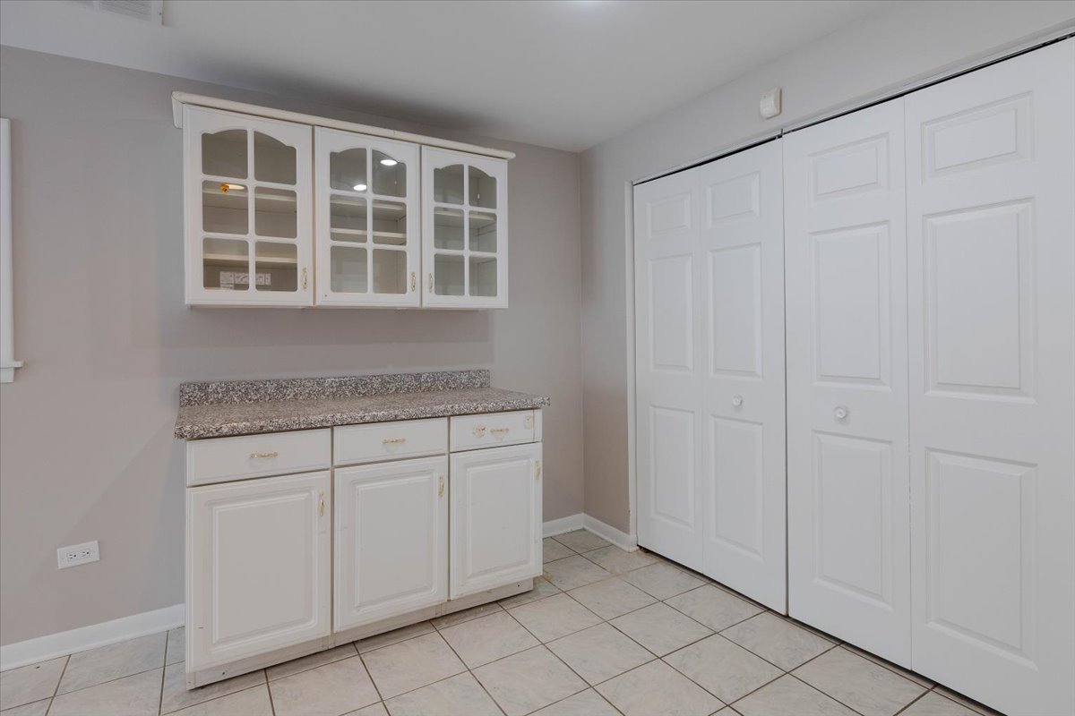 7653 East Prairie Road Skokie, IL 60076 - Photo 23 of 36